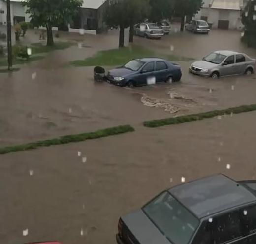 Noticias Intensa Lluvia En Balcarce Hay Calles Anegadas Diario La