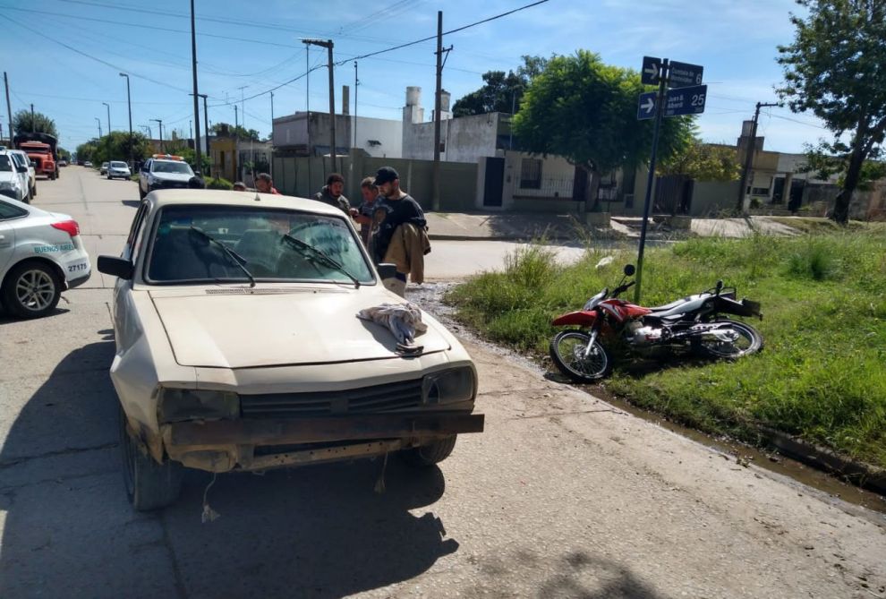 Noticias Una Persona Fue Hospitalizada Tras El Choque De Un Auto Y Una Moto Diario La Vanguardia